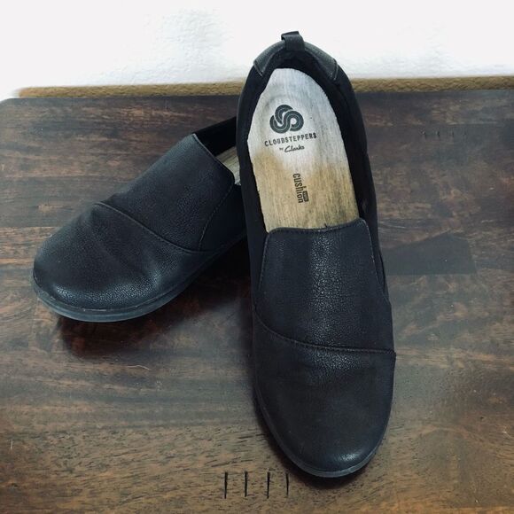Clarks Cloudsteppers Black Lightweight Slip On Shoes 8 - Picture 2 of 7